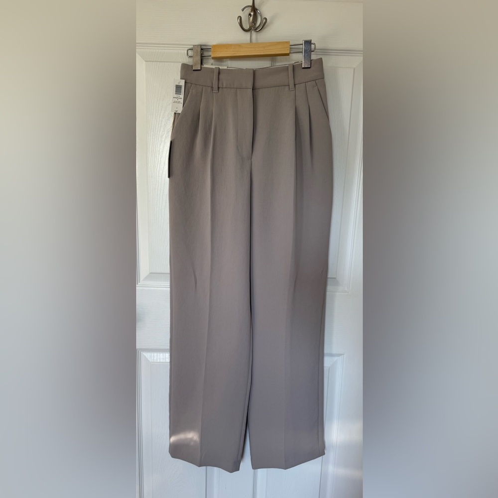 NWT Aritzia Effortless Pant
